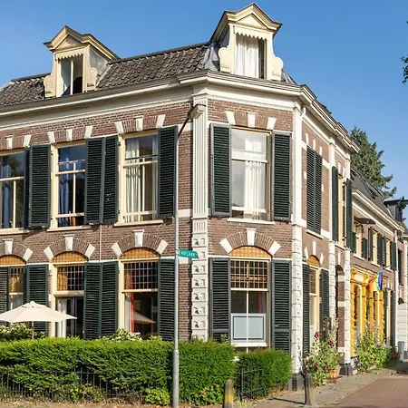 Appartement Met De Leeuwenkoppen *