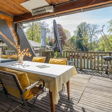 Met De Leeuwenkoppen *