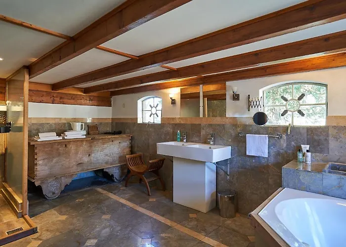 Met De Leeuwenkoppen Apartment *