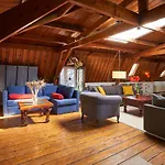 Appartement Met De Leeuwenkoppen *