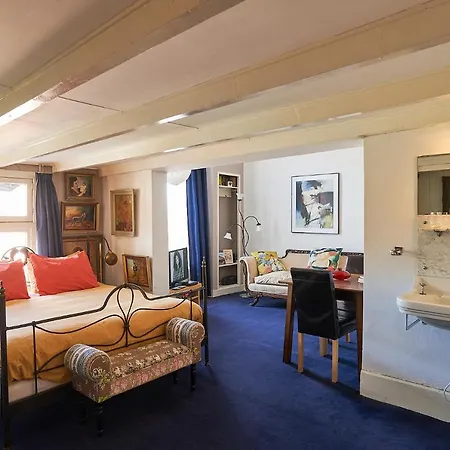 Met De Leeuwenkoppen Dieren