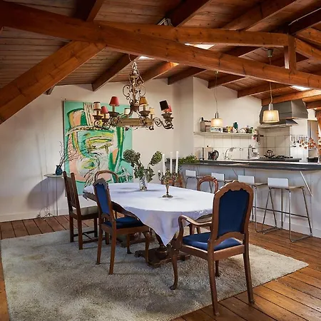 Met De Leeuwenkoppen *