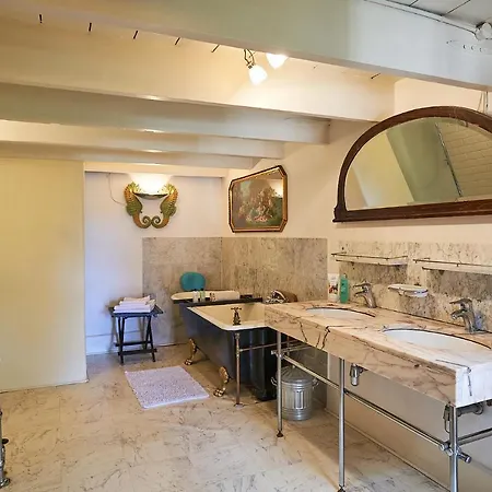 Met De Leeuwenkoppen * Dieren