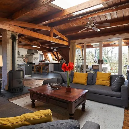 Met De Leeuwenkoppen Dieren