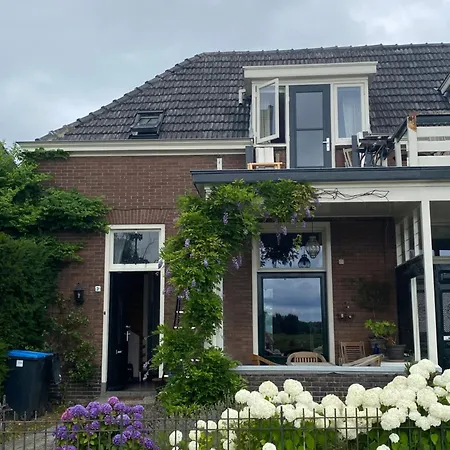 Daire Met De Leeuwenkoppen